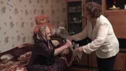 Жительница Кирсанова получила поздравления с 90-летием