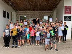 В учебном корпусе городской школы состоялось закрытие летнего пришкольного лагеря «Живая Планета».