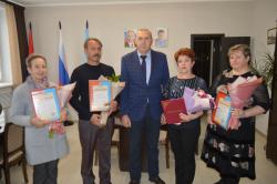 Глава города вручил награды кирсановцам