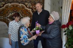 Глава города поздравил жительницу Кирсанова со 100-летним юбилеем!