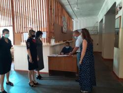 В Кирсанове провели проверку готовности школы и детсадов к учебному году