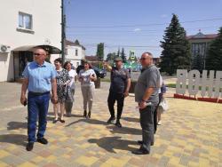 В Кирсанове завершились работы по благоустройству территории торговых «Каменных рядов»