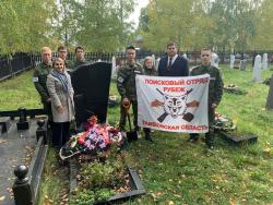 Кирсановские поисковики благоустроили захоронение на воинском кладбище
