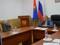 Глава города Кирсанова провёл приём граждан