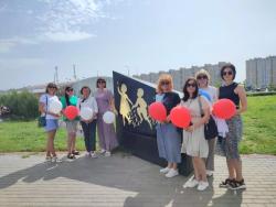 Активисты Кирсанова приняли участие в патриотическом флешмобе