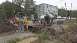 В Кирсанове продолжаются ремонтные работы по устранению порыва водопровода