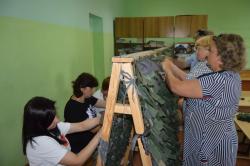 Кирсановцы продолжают работу по плетению маскировочных сетей