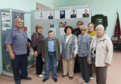 Кирсановские ветераны посетили выставку