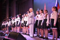 Педагоги и обучающиеся школы № 1 представили музыкальную композицию «Наследники Великой Победы»