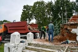 В Кирсанове продолжаются работы по комплексному благоустройству Зеленой площади