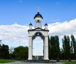 На Зеленой площади Кирсанова завершен монтаж часовни