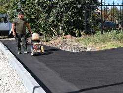 В городе Кирсанове продолжаются работы по обновлению дорожного полотна на улице Интернациональной