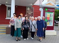 Члены Совета ветеранов города Кирсанова посетили Тамбовский молодежный театр