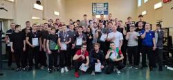 В спорткомплексе «Газовик» состоялся турнир города Кирсанова по армрестлингу