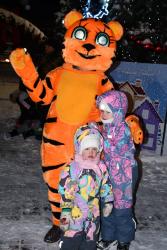 В Кирсанове состоялась музыкально-развлекательная программа для детей и взрослых «С Новым годом!»