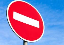 Об ограничении движения автотранспорта по улицам города Кирсанова