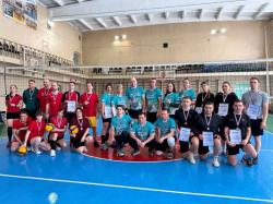 Команда педагогов школы № 1 — бронзовые призёры по  волейболу