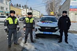 Всероссийская акция МВД «Цветы для автоледи» прошла в Кирсанове