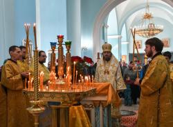 В Тихвинском храме города Кирсанова состоялось архиерейское богослужение