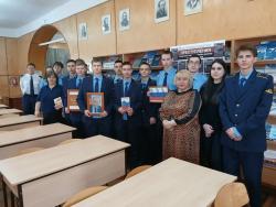 Шаг к осознанному выбору: мероприятия ко Дню молодого избирателя прошли в Кирсанове