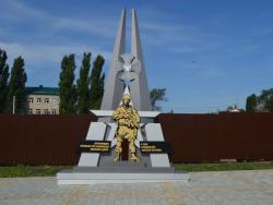 В Кирсанове установили памятник, увековечивающий подвиг земляков — участников специальной военной операции