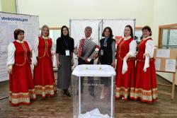 Участок № 167 в городе Кирсанове встречает избирателей особым колоритом