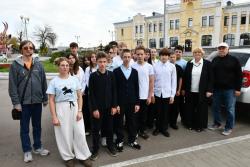 По знакомым улицам — в прошлое: автобусная экскурсия познакомила учеников с историей Кирсанова